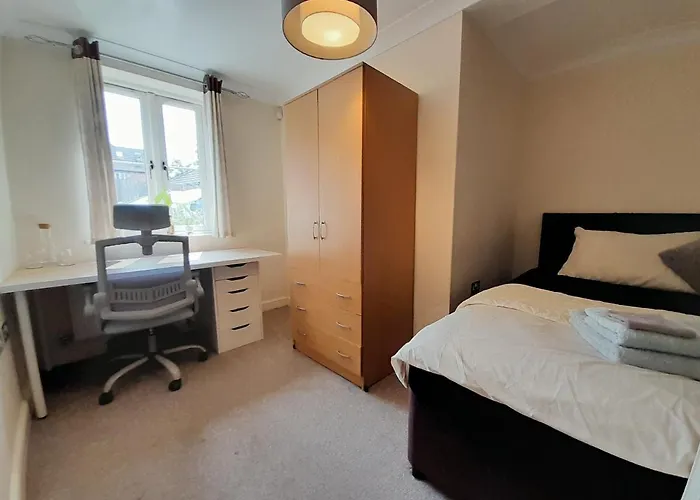 Private Rooms In A Shared House In Oxford - Host Lives In The Property